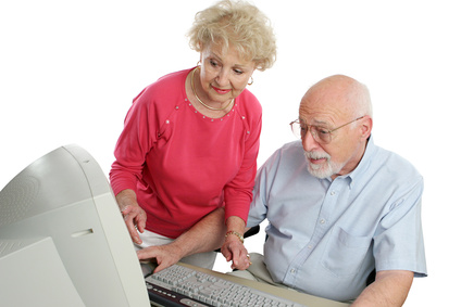Älteres Ehepaar am Computer